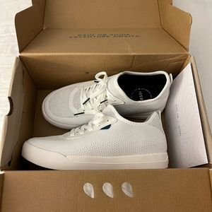 Vessi Waterproof Weekend Sneakers Size 8 white. Worn once